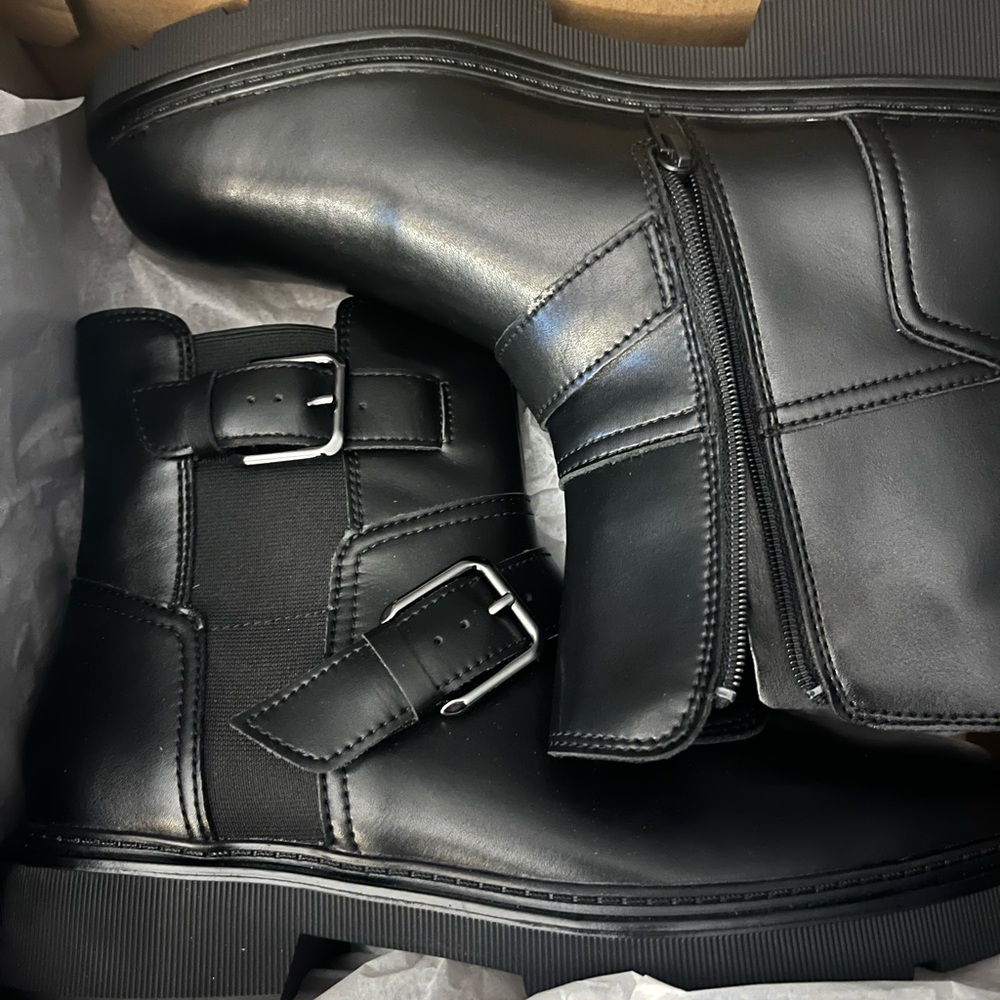 Clarks Lauryl Bay black leather ankle boots size 9 BRAND NEW